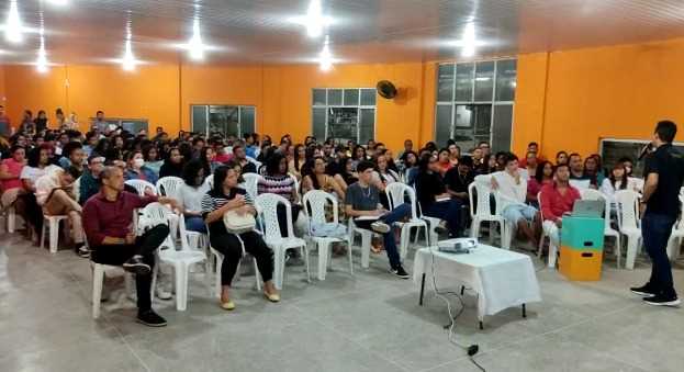 Camacã: Prefeitura e SEBRAE realizam palestra sobre como atender melhor o cliente e recebe um grande público